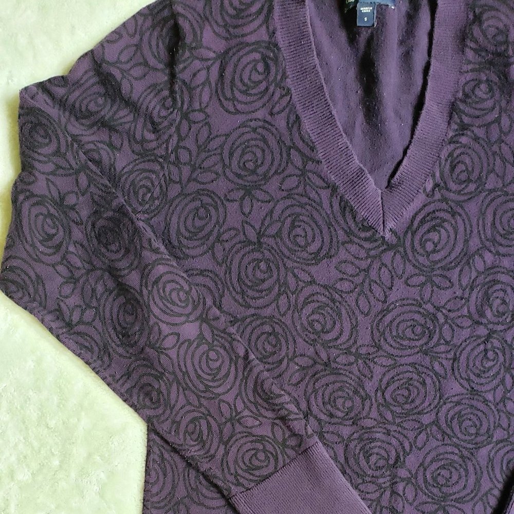 GAP V-Neck Floral Sweater